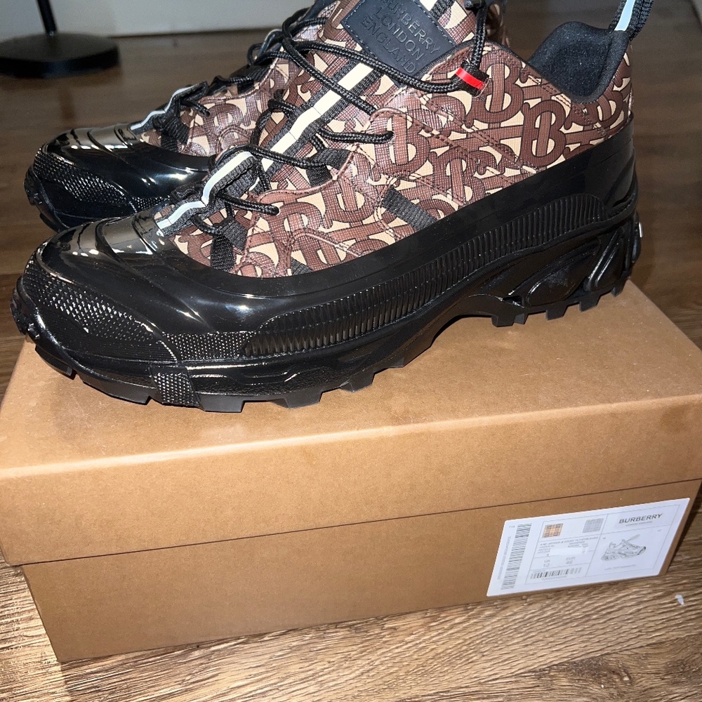 Burberry Arthur sneakers